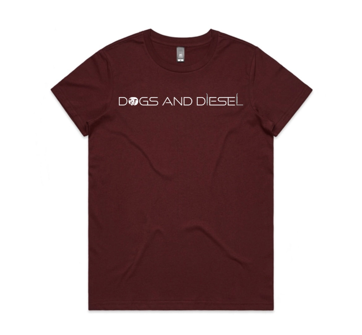 Women's Classic Tees Chest Print - Maroon